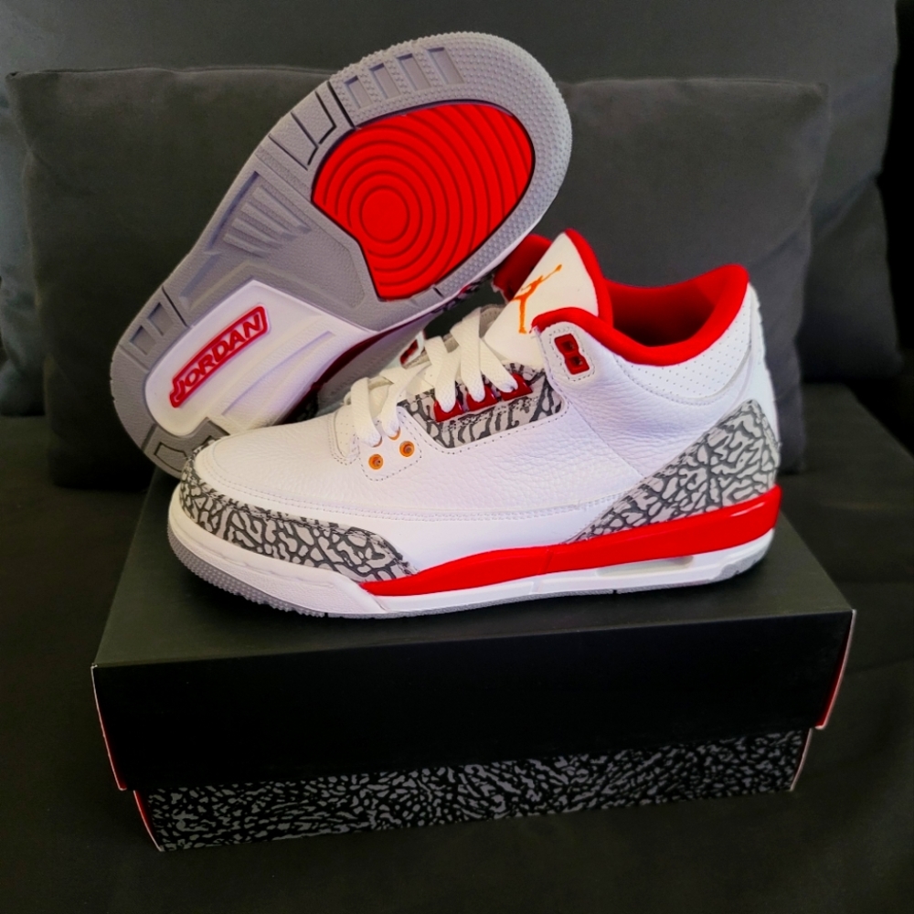 Sold🙏Jordan 3 retro "Cardinal red" (GS)